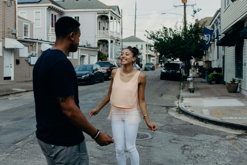 engagement photo pose ideas